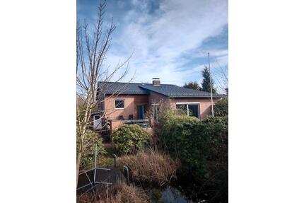 Helles Einfamilienhaus in ruhiger Seitenstraße - Sassenburg