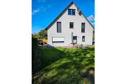 DHH in ruhiger und waldreicher Lage zu verkaufen - Plau am See