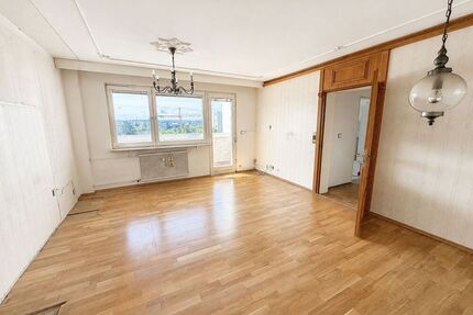 Renovierungsbedürftige 3 Zimmer Eigentumswohnung in zentraler Lage von Dietzenbach!