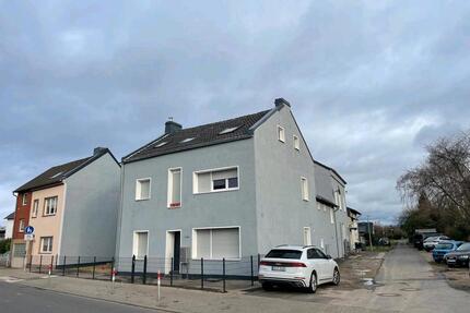 Renditestarkes Mehrfamilienhaus mit 12 WE - Düren Mariaweiler-Hoven