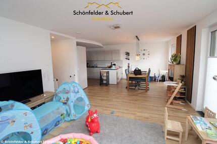 Exklusive 4 Raum - Wohnung mit zwei Bädern, großem Balkon, KFZ-Stellplatz und Aufzug. - Witten Rüdinghausen
