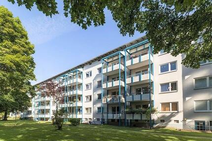Modernisierte 2,5 Zi.Whg. mit Dielenboden und Balkon zum 30.06.2026 - Kiel Ravensberg