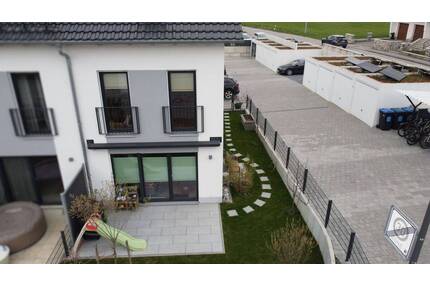 Neuwertiges Reiheneckhaus (2022) – Wohnen wie im Neubau ohne Baustress in Top-Lage von Dorfen