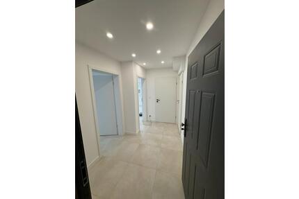 Neu Saniert, 2 Zimmer Wohnung mit Terasse - Augsburg Bärenkeller