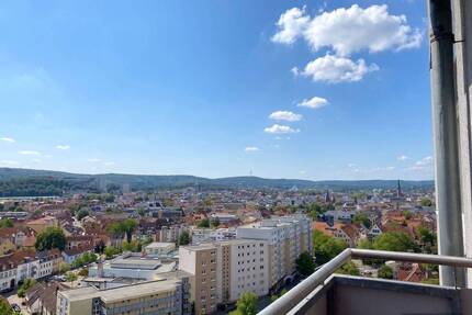 Helle 3-Zimmer-Stadtwohnung mit Garage und tollem Ausblick über die Stadt - Kaiserslautern Innenstadt