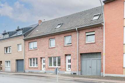 Haus zum Kaufen in Heinsberg Oberbruch 295.000,00 € 265 m² - Heinsberg / Oberbruch