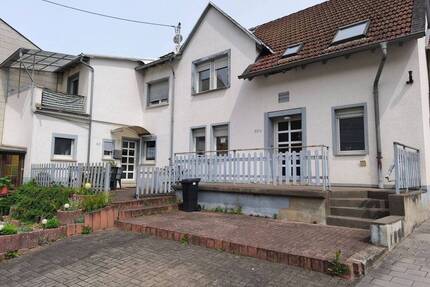 Haus im Doppelpack, jeder hat sein eigenes Reich - Fischbach