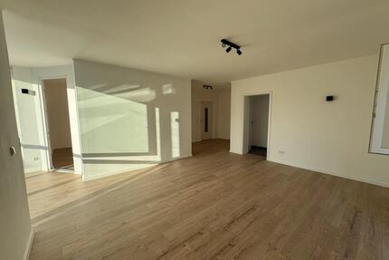 Erstbezug nach hochwertiger Renovierung, helle 2 Zimmer Wohnung - Dieburg