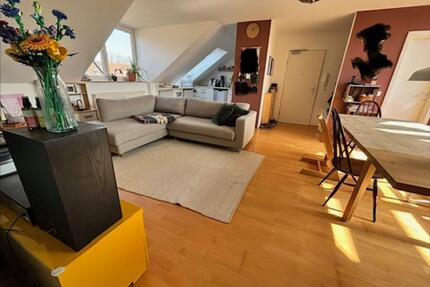 Großzügige helle 3-Zimmer DG Wohnung, 81549 München- Pennstraße.