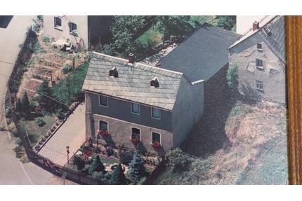 Wohnhaus mit Nebengelass - 40.000,00&nbsp;EUR Kaufpreis, ca.&nbsp; 108,00&nbsp;m&sup2; in Weischlitz (PLZ: 08538)