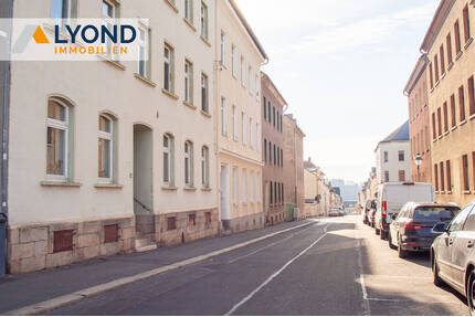 Attraktives Mehrfamilienhaus mit vier Wohneinheiten und Garten - Reichenbach