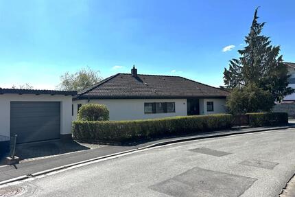 Wohnen auf einer Ebene – gepflegter Winkelbungalow in Marktzeuln