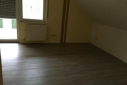 Dachwohnung - 610,00&nbsp;EUR Kaltmiete, ca.&nbsp; 100,00&nbsp;m&sup2; in Queidersbach (PLZ: 66851)
