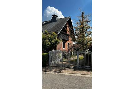 Doppelhaushälfte mit vielen Extras und gepflegtem Garten - Dachwig