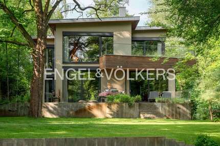 Haus zum Kaufen in Groß Glienicke 3.575.000,00 € 273 m²
