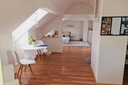 Zentrumsnahe Dachgeschosswohnung in Schwandorf (OT Krondorf)