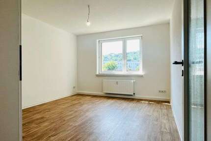 Wohnung zum Mieten in Freital 350,86 € 53.16 m²