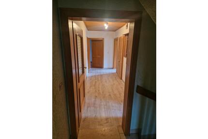 Wohnung zu Vermieten - 850,00&nbsp;EUR Kaltmiete, ca.&nbsp; 100,00&nbsp;m&sup2; in Wolfsegg (PLZ: 93195)