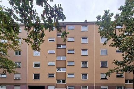 Wohnen mit Komfort in der Südstadt: 3,5-Zimmer, Aufzug, Garage, Tageslichtbad - Nürnberg Steinbühl