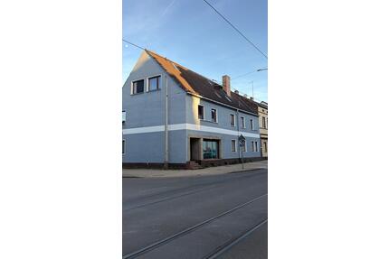 Zum Verkauf steht ein schönes Mehrfamilienhaus in Merseburg.