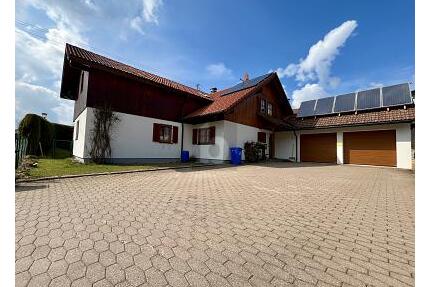 SEHR GEPFLEGT, VIEL PLATZ IN RUHIGER LAGE - Weitnau