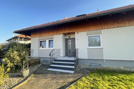 Gepflegtes Zweifamilienhaus in Steinenstadt - Neuenburg