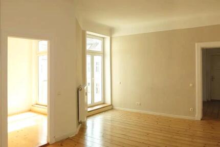 Von Privat: Eck-Balkon und Altbaucharme in Toplage - Berlin Friedrichshain-Kreuzberg