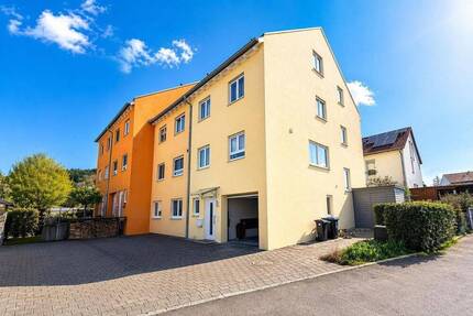 Familienfreundliches Reihenendhaus mit Garten, Kaminofen und Garage in ruhiger Lage von Mössingen