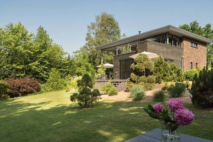 Architektenhaus mit moderner Linienführung und Privatsphäre in grüner Lage von Seevetal-Ramelsloh! - Seevetal / Ramelsloh