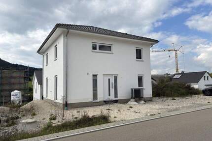 Erstbezug Einfamilienhaus Wehingen in idyllischer Lage