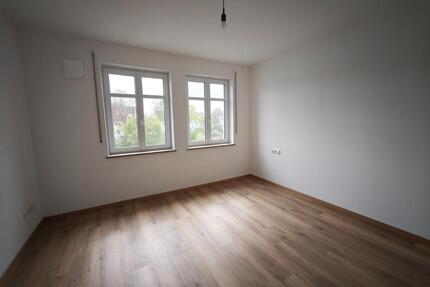 Stilvolle 2,5 Zimmer Wohnung mit Terrasse: Erstbezug nach Sanieru - Donauwörth