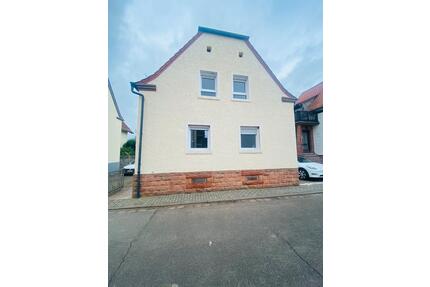 Haus zur Miete - 1.500,00&nbsp;EUR Kaltmiete, ca.&nbsp; 110,00&nbsp;m&sup2; in Queidersbach (PLZ: 66851)