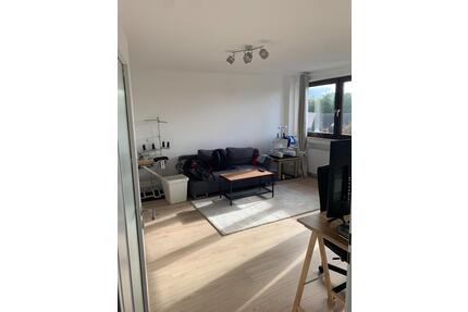 Helle 1,5-Zimmer Wohnung in Düsseldorf-Wersten (möbliert) – Unter