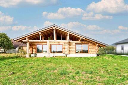 Traumhaftes Holzhaus: Wohnen mit großem, sonnigem Garten und naturnaher Lage - Laußig Authausen