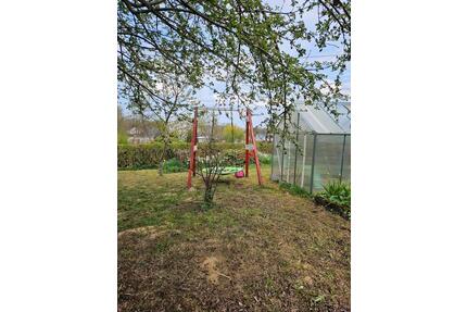 Garten abzugeben - 700,00&nbsp;EUR Kaltmiete, ca.&nbsp; 0,00&nbsp;m&sup2; in Stollberg (Erzgebirge) (PLZ: 09366)