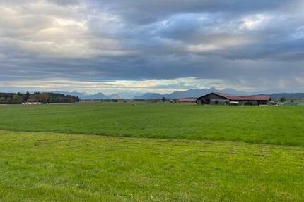 Sonniges Grundstück mit Blick auf den Wendelstein, für ein Doppelhaus oder großes EFH - Bruckmühl Hornau