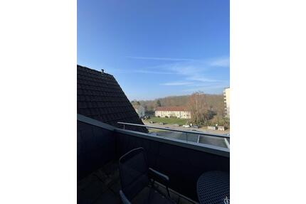 Gemütliche 2-Zimmer-DG-Wohnung mit Parkett & schönem Ausblick - Gladbeck Brauck
