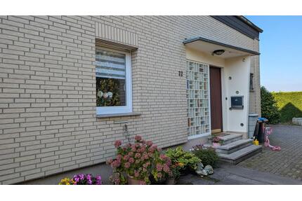 Charmante Doppelhaushälfte mit Wohlfühlgarantie in Langenfeld - Langenfeld (Rheinland)