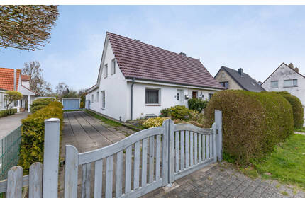 Solide Doppelhaushälfte mit weitläufigem Grundstück und Modernisierungspotenzial in Lunden