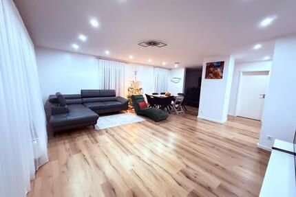 Moderne 4-Zimmer Wohnung mit großem Balkon & Terasse - Walheim