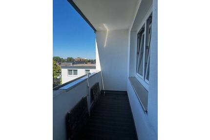 Dachgeschoss-Wohnung mit Balkon und Einbauküche, Lp-Süd - Lippstadt-Süd Kernstadt