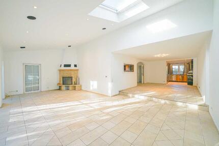 Freistehendes Einfamilienhaus mit Garten und Sonnenbalkon - Ratingen Tiefenbroich