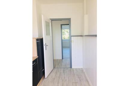 Helle 3 Raumwohnung mit Balkon und Einbauküche in Karstädt