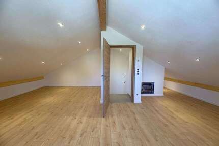 Haus zum Mieten in Rohrdorf 2.300,00 € 142 m²