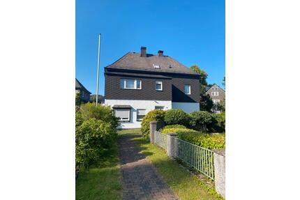 Großzügiges Wohnhaus - 210.000,00&nbsp;EUR Kaufpreis, ca.&nbsp; 230,00&nbsp;m&sup2; in Bestwig (PLZ: 59909)