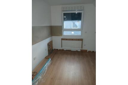 Zu vermieten 4 Zimmer DG Wohnung in Ketsch