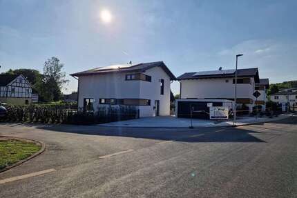 Haus zum Mieten in Harth-Pöllnitz 1.850,00 € 140 m²