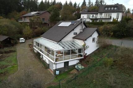 FREISTEHENDES EINFAMILIENHAUS MIT TRAUMHAFTEM FERNBLICK - Daun