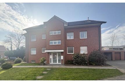 2 Zimmer Wohnung, 1 OG mit Balkon + EBK, Freren, frei