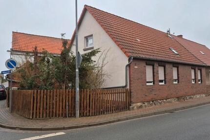 Doppelhaushälfte - 48.000,00&nbsp;EUR Kaufpreis, ca.&nbsp; 90,00&nbsp;m&sup2; in Tangerhütte (PLZ: 39517)